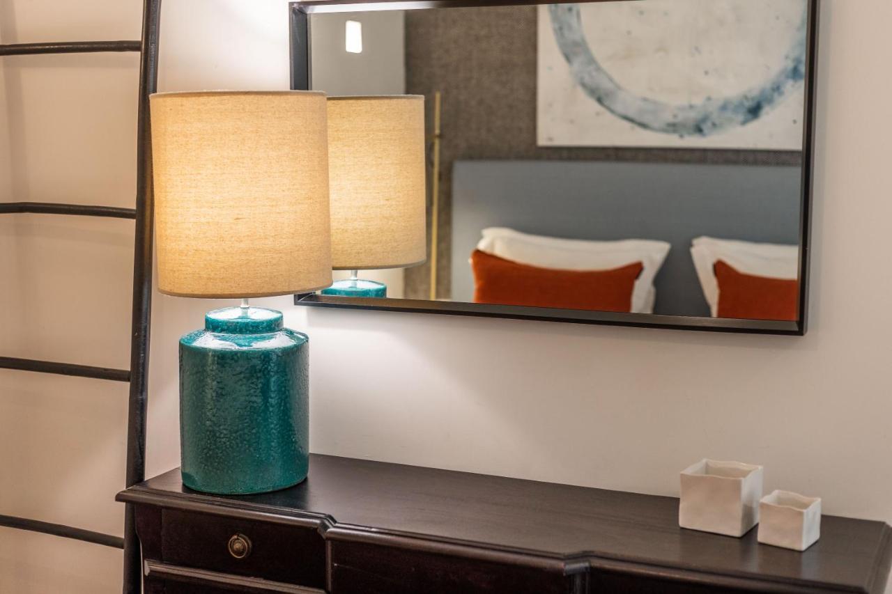 Chic Tailor Made Flat In Chiado Apartment ลิสบอน ภายนอก รูปภาพ